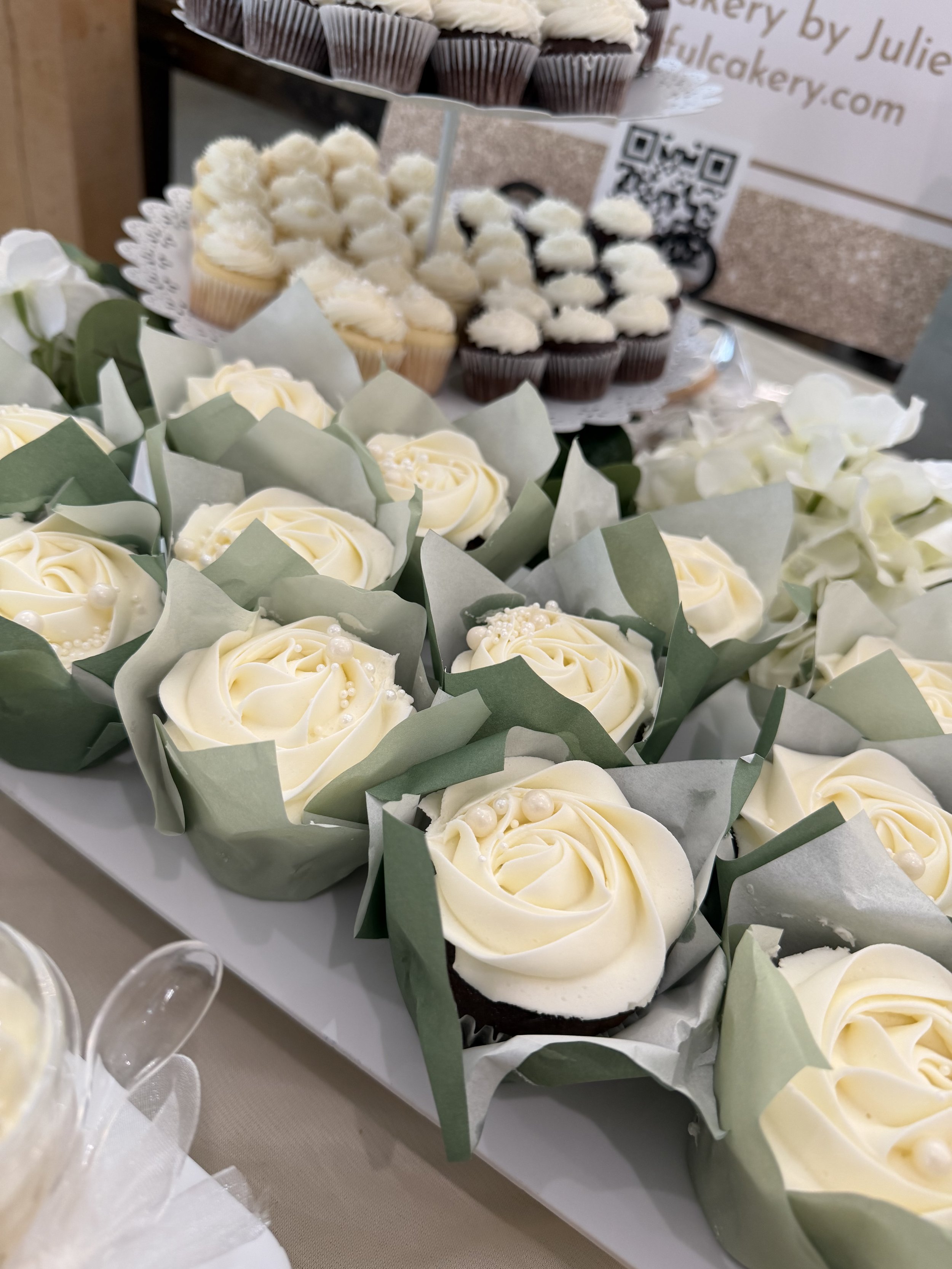 chocolate cupcakes with vanilla buttercream