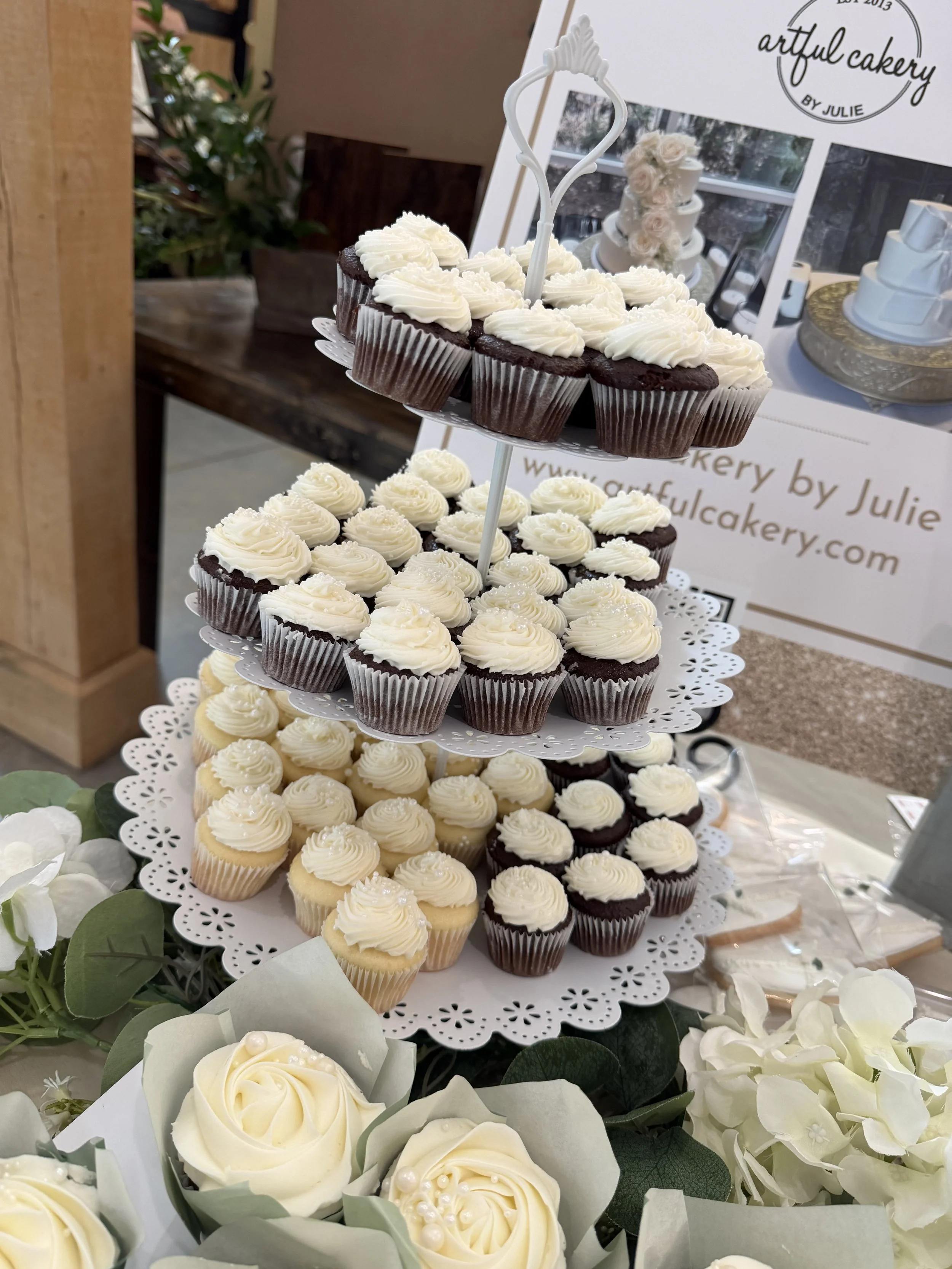 mini chocolate and vanilla cupcakes