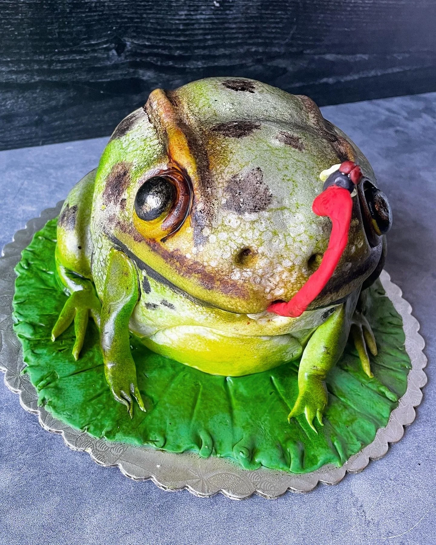 frog cake