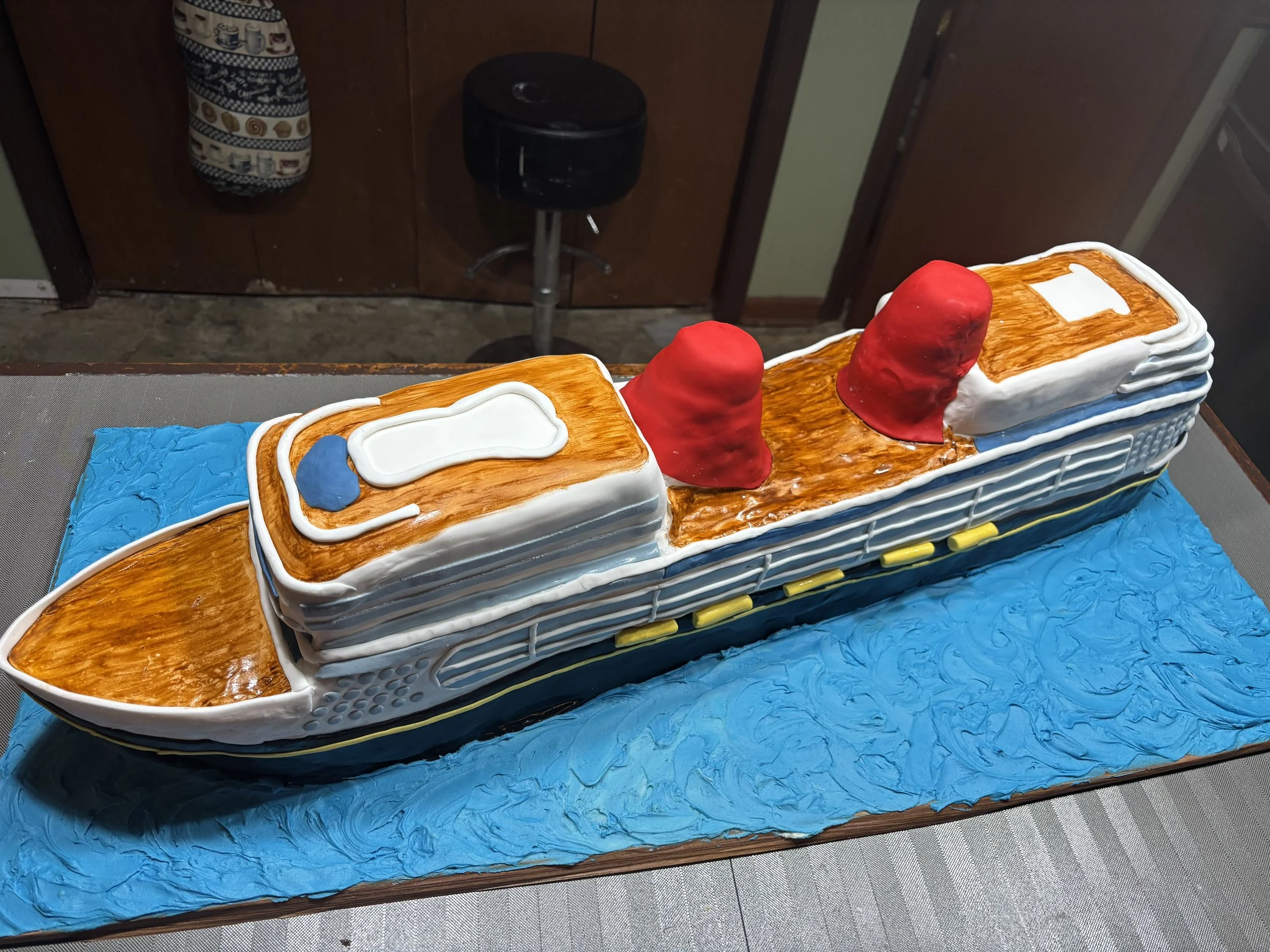 Cruise ship cake