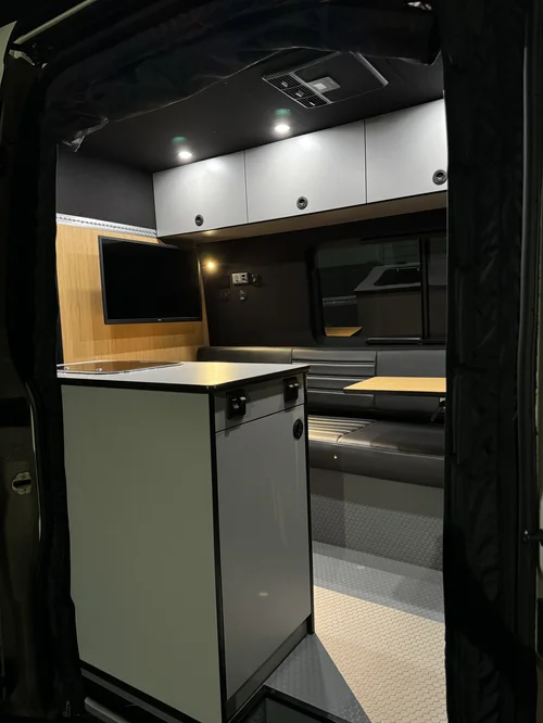 Oneupvans Moto van builds.