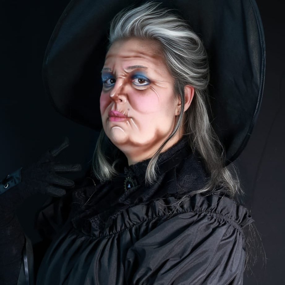 D&eacute;mo maquillage vieillissement 🎭

Travail du vieillissement sc&eacute;nique bas&eacute; sur :
&bull; Analyse de l&rsquo;ossature et des volumes du visage
&bull; Placement pr&eacute;cis des rides d&rsquo;expression (front, pattes d&rsquo;oie, 