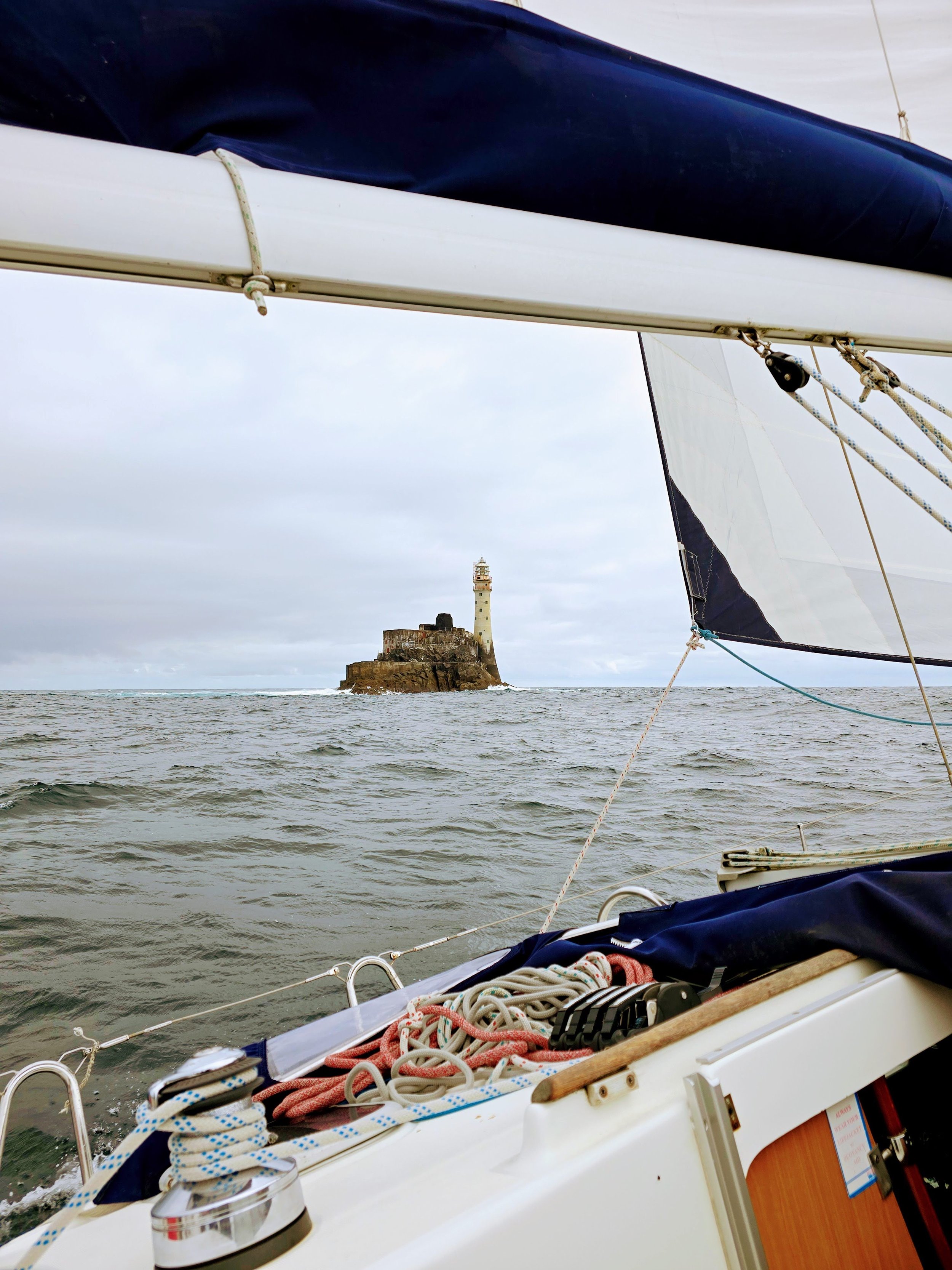 Sailing around the Fast Net Lighthouse with sailing Xperience