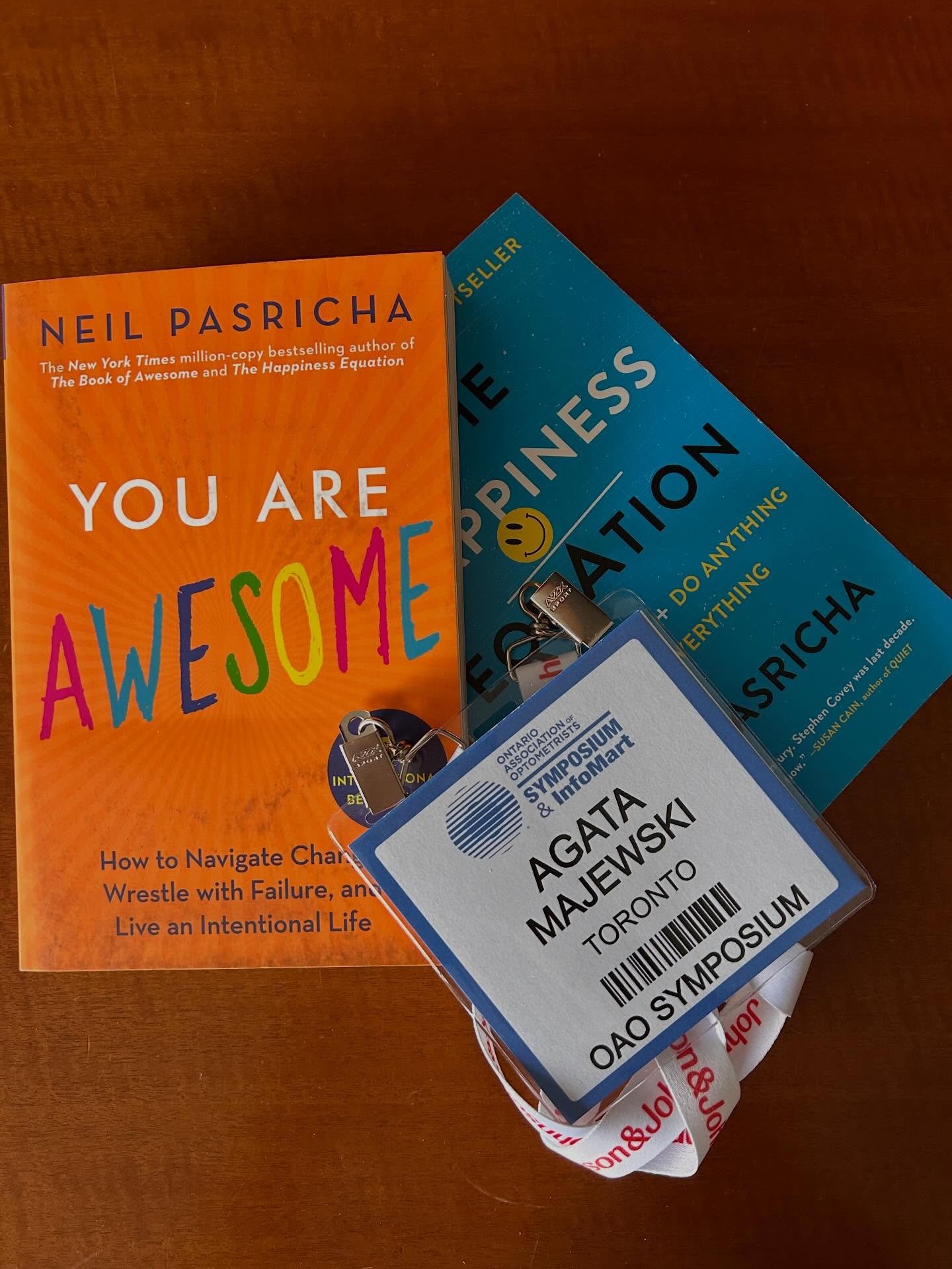 Starting off a weekend @ontariooptometrists Symposium with a great Keynote speaker @neilpasricha who inspired us to take moments to appreciate the small and big things we are gifted with.  My favorite takeaway - &ldquo;It is easier to act yourself in