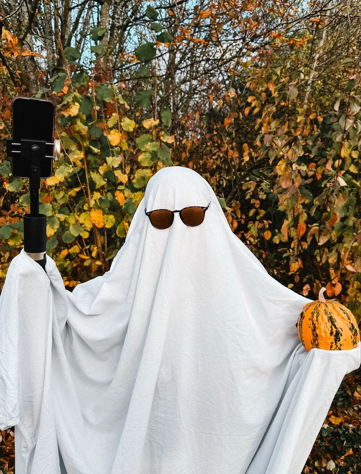 Happy Halloween from Charly Mae Photography! 👻❤️💍🎥📸 
.
.
.
#weddingcontentcreator #essexweddingcontentcreator #essexweddingphotographer #essexphotographer #essexweddingvideographer