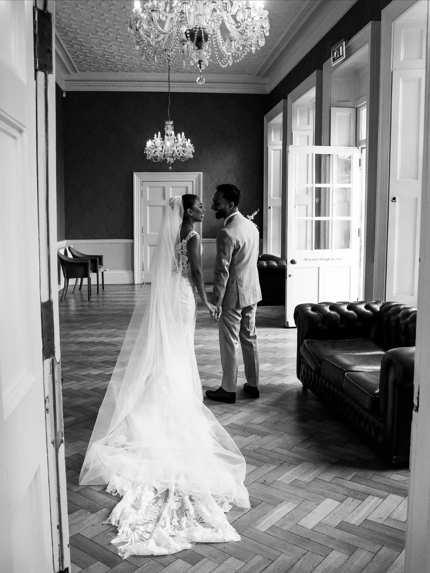 I love a dramatic black and white photo in a wedding gallery. I always look for moments that would make that happen ❤️📸

I see it as I click my camera and just know how beautiful it will look! 

Do you love timeless black and white photos? The end p