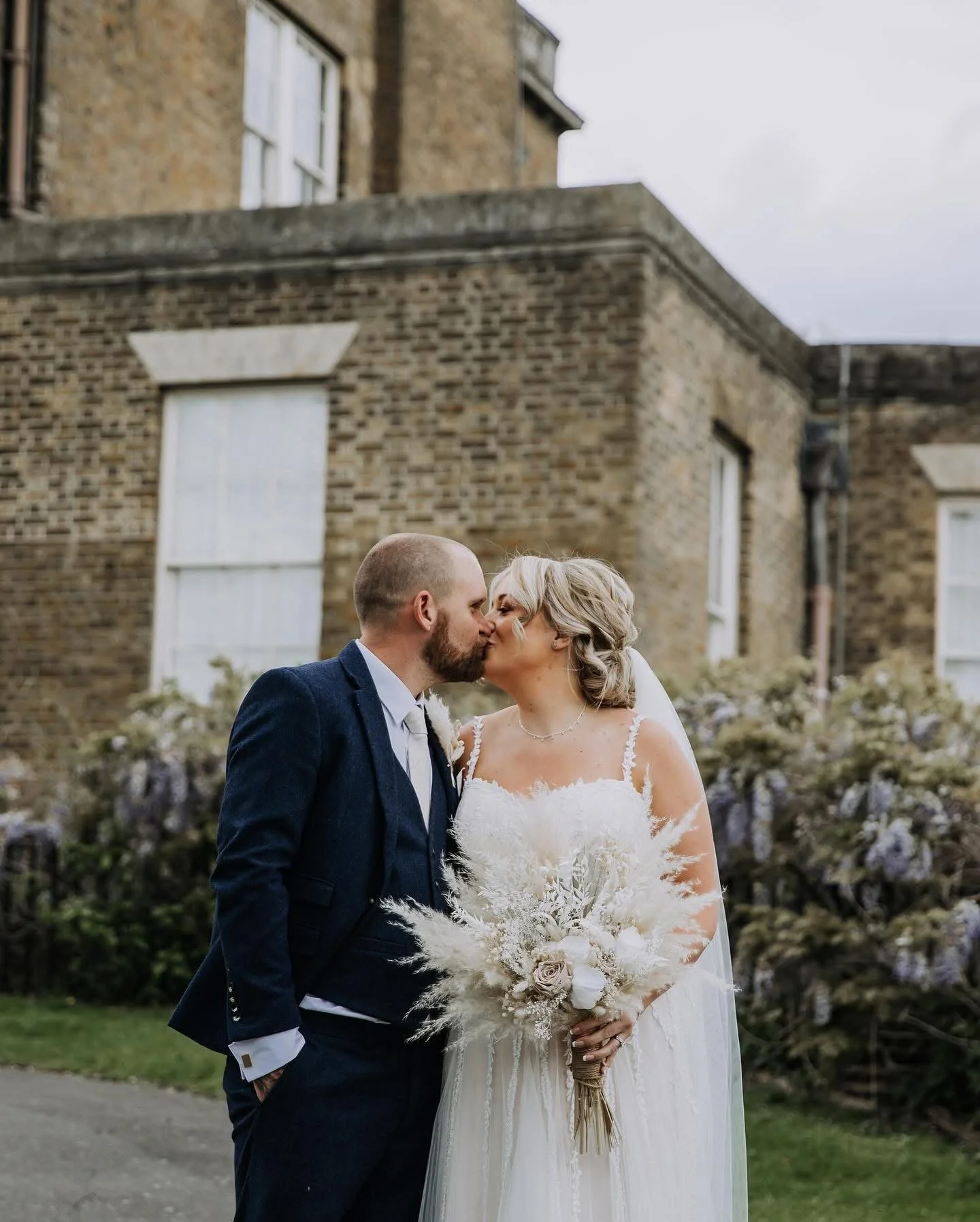 Sharing a few more gems from this gorgeous wedding in London ❤️ 

I&rsquo;m back in the city with my favourite assistant of all time @london_wedding_photography for another wedding next week! 🥳

I can&rsquo;t wait! 

.
.
.
#essexphotographer #london