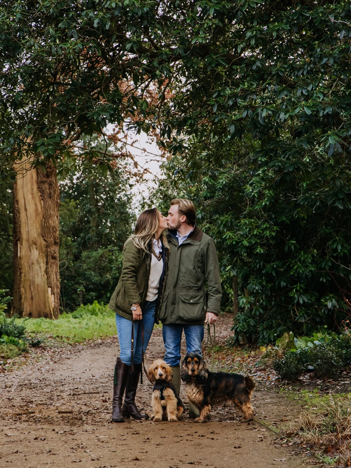 I hosted an incredible couple and dog photo workshop for my community @wearephoto on Sunday ❤️🐶📸

Here is my collection of photos in-between hosting! It was such a fun session and everyone had a great time. 

Scroll to the end to see our group phot