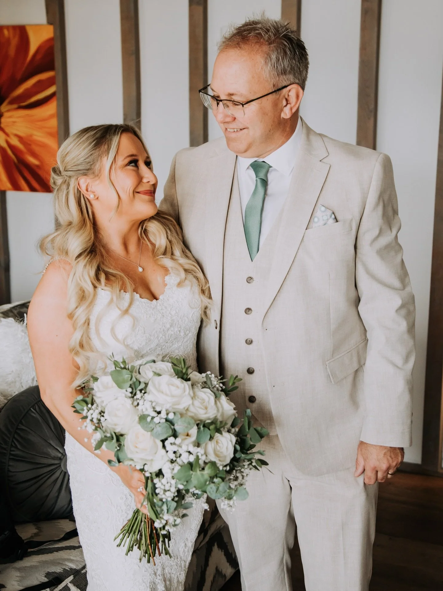 How the morning unfolds on a beautiful wedding day ❤️ These are taken from the wonderful Georgia &amp; Andrew who got married at @crondonpark 

I love to make sure I get a mixture of some portraits, candids and details to really tell the story of you