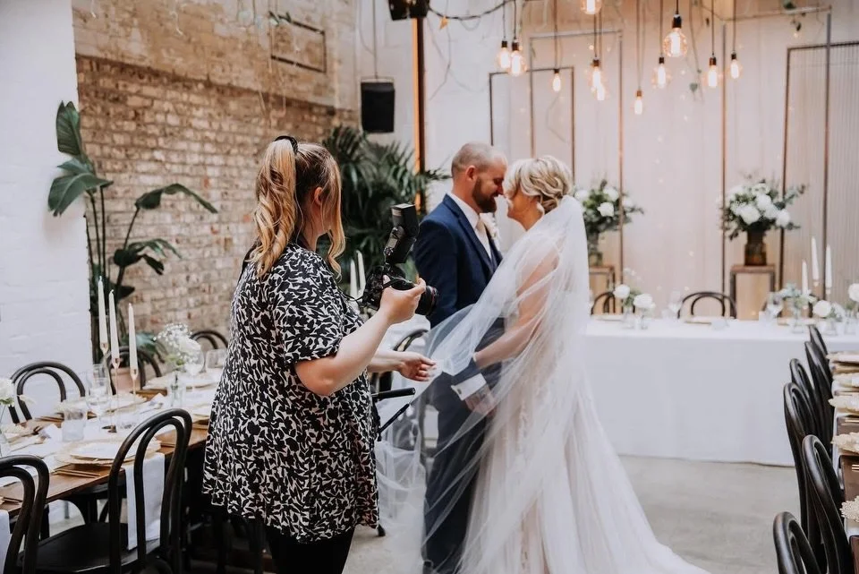 Hey, I&rsquo;m Charly ❤️ These are the moments I live for at weddings&hellip;

The loud laughs. The belly-hurting giggles. The in-between glances. The chaos, the joy, the realness 🥹📸

I&rsquo;m all about capturing the fun, in-the-moment magic &mdas