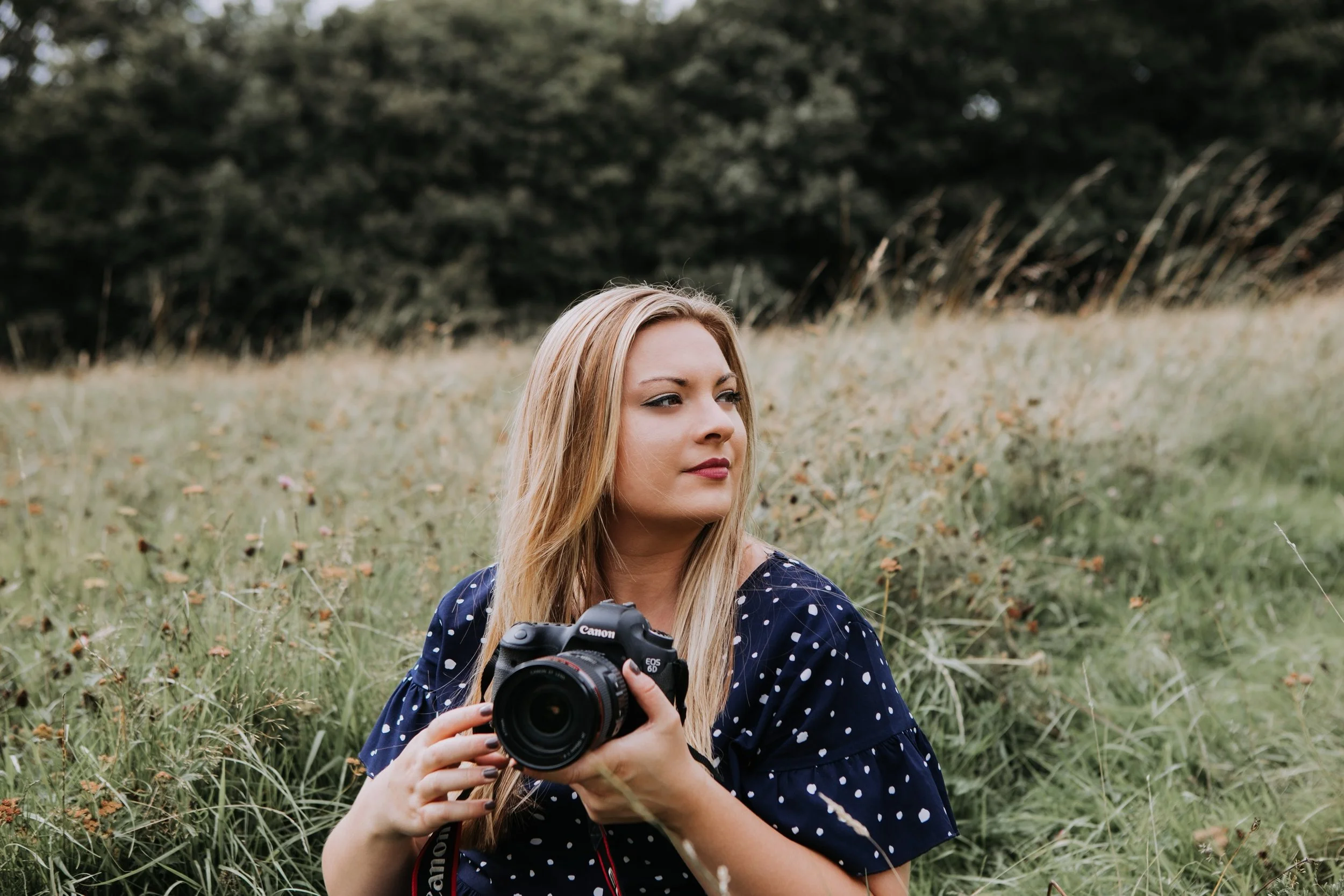 Hi, I&rsquo;m Charly ❤️📸🎥

An Essex-based wedding photographer, videographer &amp; content creator, capturing your day in a natural, storytelling way.

I&rsquo;m all about the real moments &mdash; the laughter, the happy tears, the quiet glances, a
