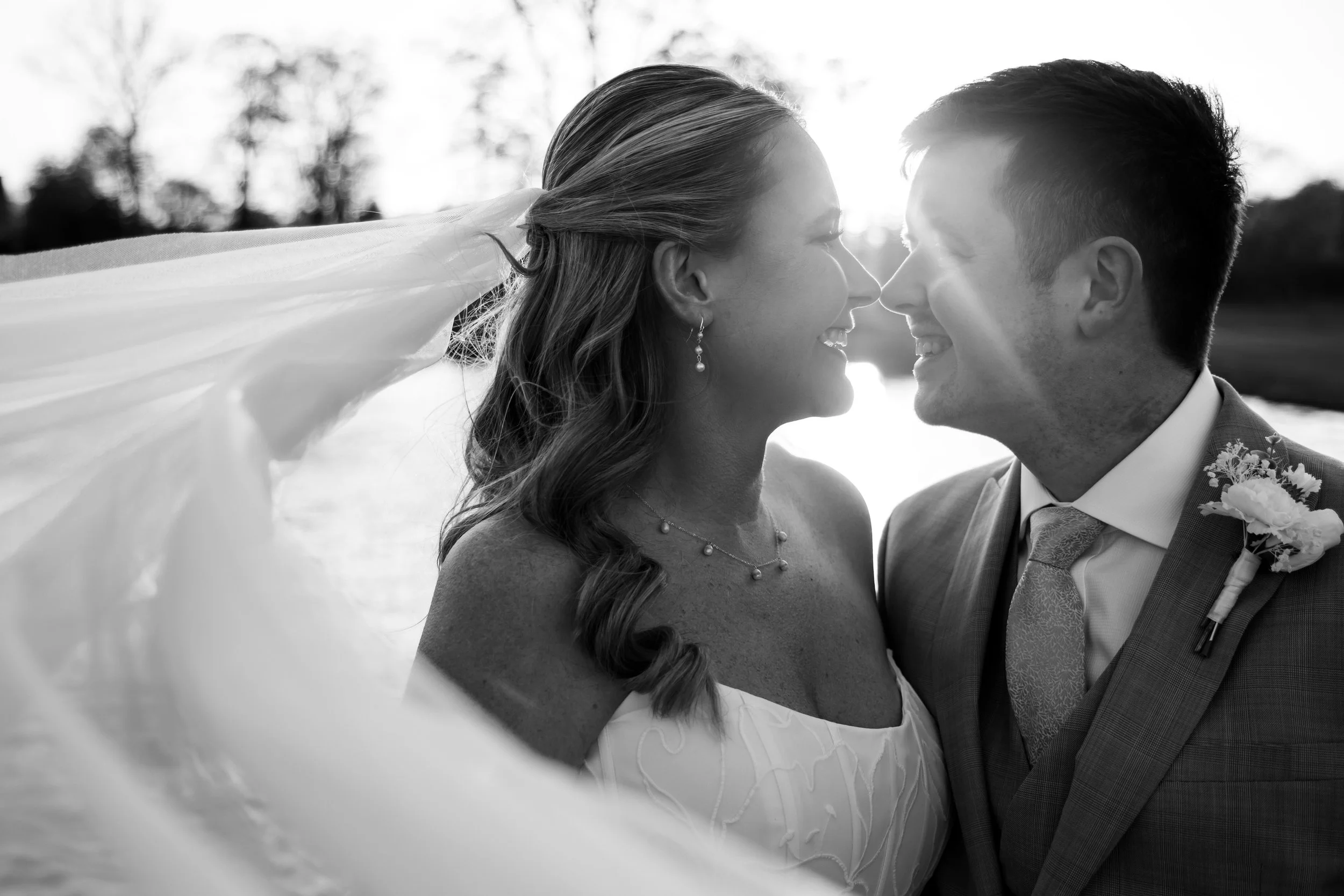 Golden hour was incredible for my couples wedding at the end of March even if it was a little chilly🌞❤️📸💍 

I&rsquo;m excited to share this gorgeous photo I took of them with the sun flares peaking through. 

Are you hoping for sunset photos at yo