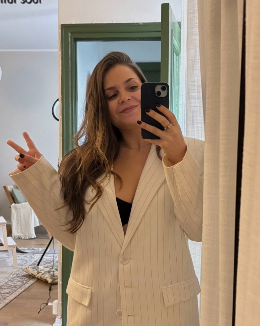 Vibes as we go into the new year 🌝❤️&zwj;🔥🌀🪐💫

Grateful for this crazy life. For the highest highs and lowest lows. For being shown, again and again, that planning is kind of pointless, because there&rsquo;s no way our mind can pre-imagine the b