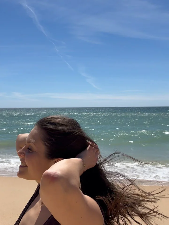 Portugal week 1: FILLING MY OWN CUP 🙏🏼🦦☀️💗

In a world full of biohacks we often underestimate the power of THE BASICS:

Days with space &amp; nothing to accomplish, sun, nature, lots of sleep, good food, movement &amp; quality time w my sister f