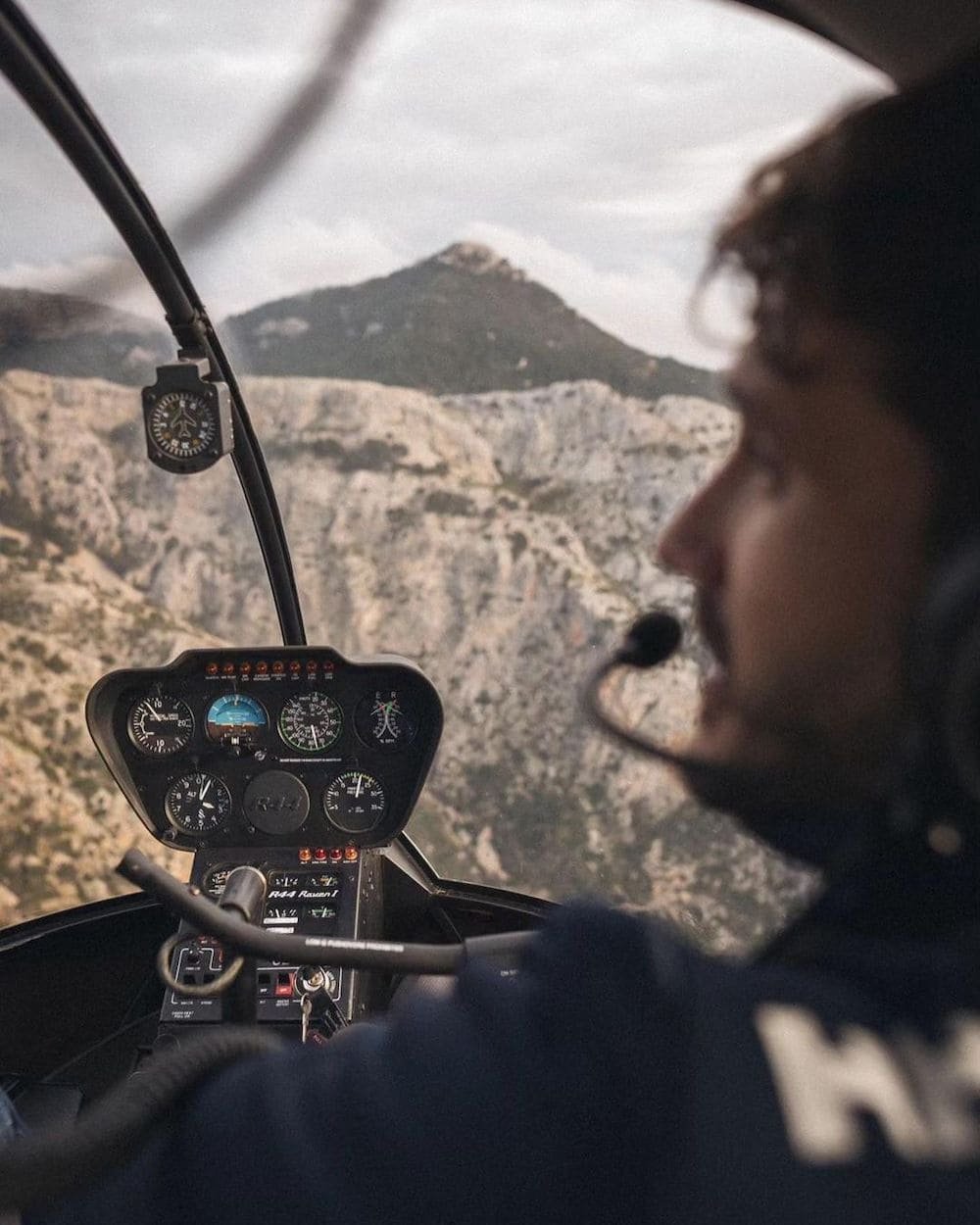 Photo via @thehelicoptercentre