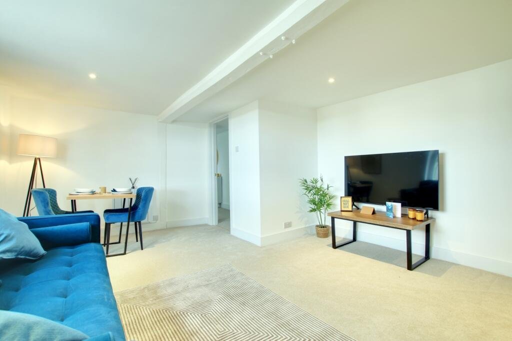 Lounge 3.jpeg