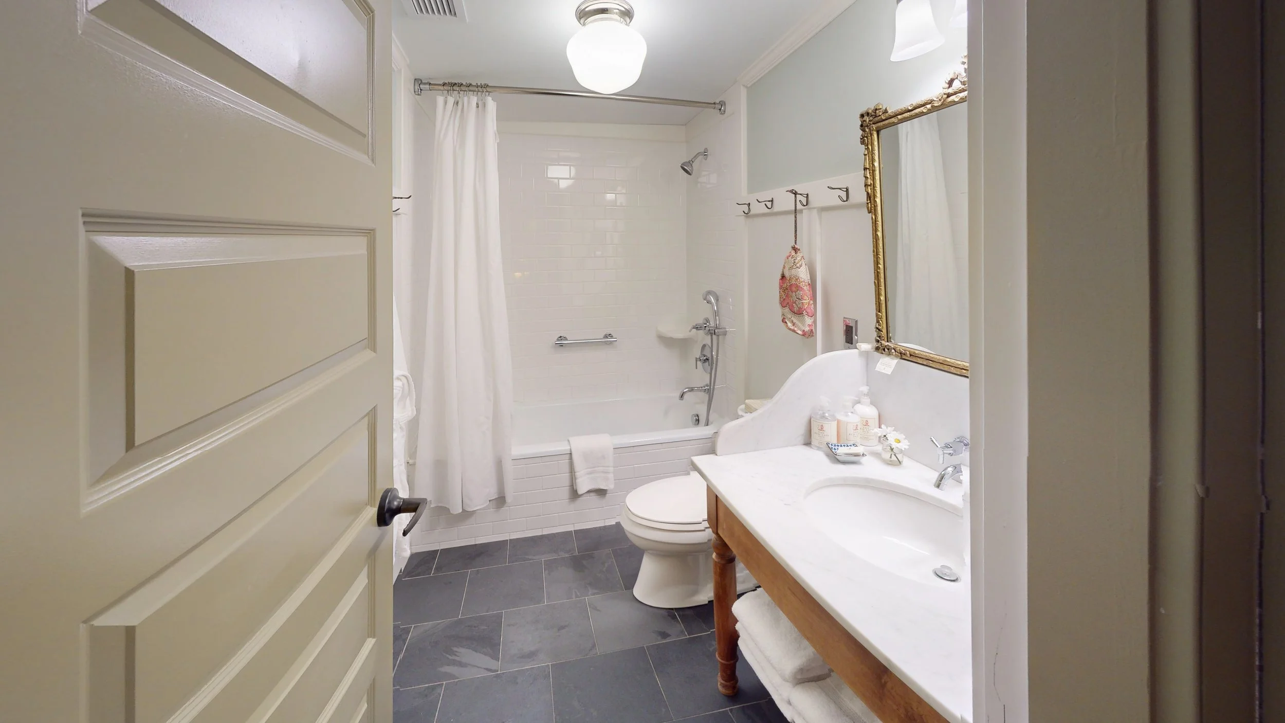 Maple-Glen-Bathroom 1 (1).jpg