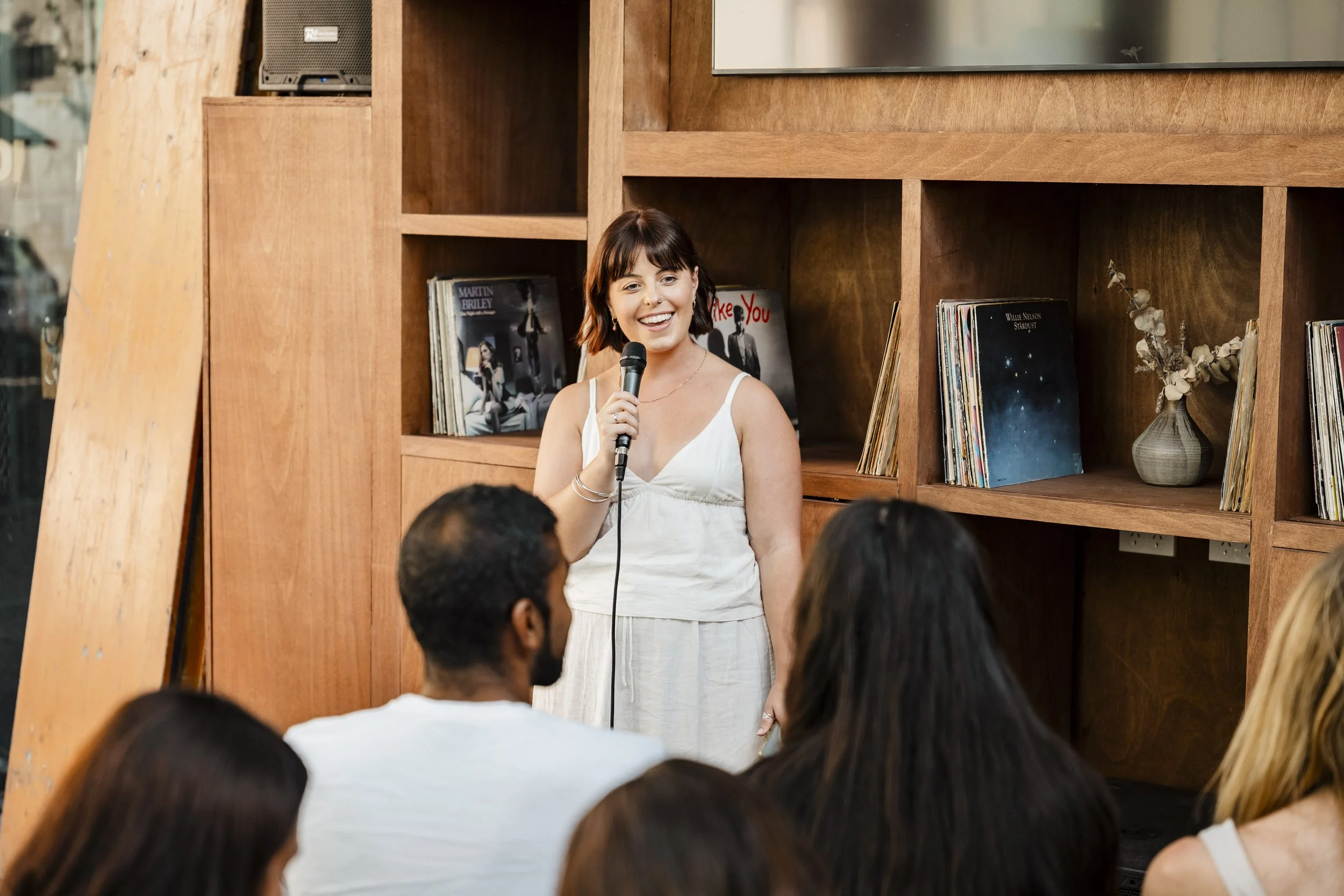 Seanchoíche Auckland | Strangers