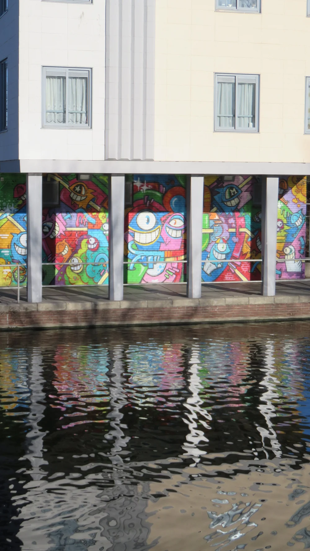 Pez_with Reflection.JPG