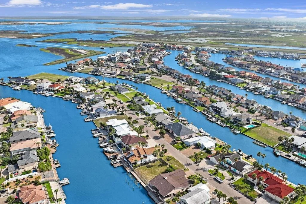 393 Mustang Blvd8.jpeg