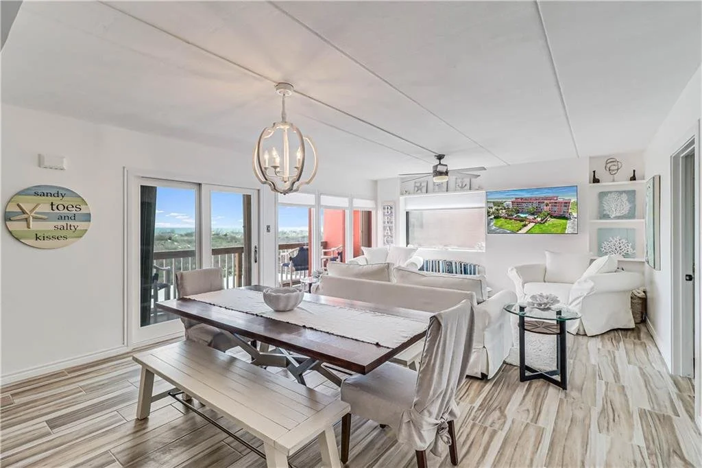 210 Casa Condos 10.jpeg