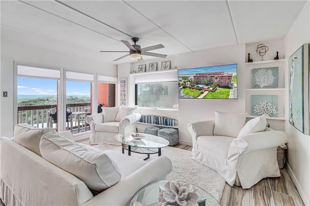 210 Casa Condos 11.jpeg