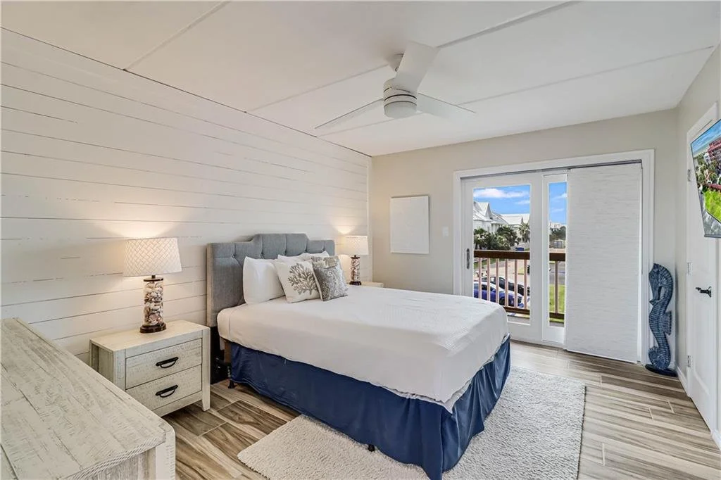 210 Casa Condos 15.jpeg