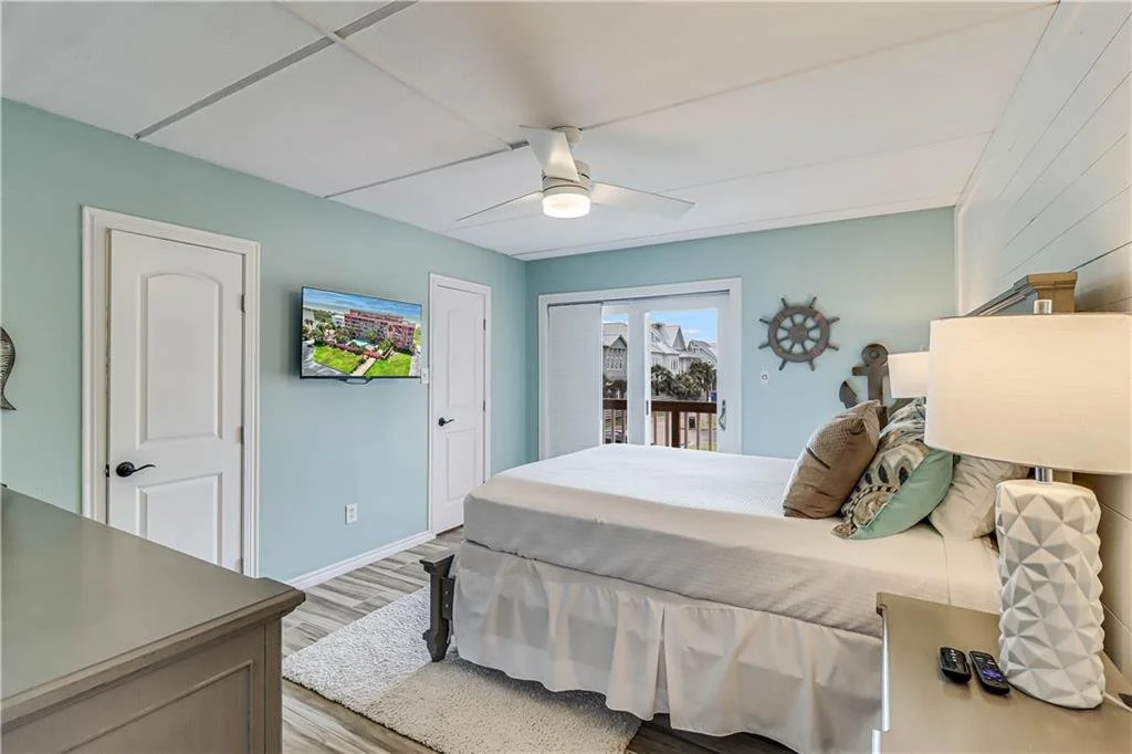 210 Casa Condos 20.jpeg