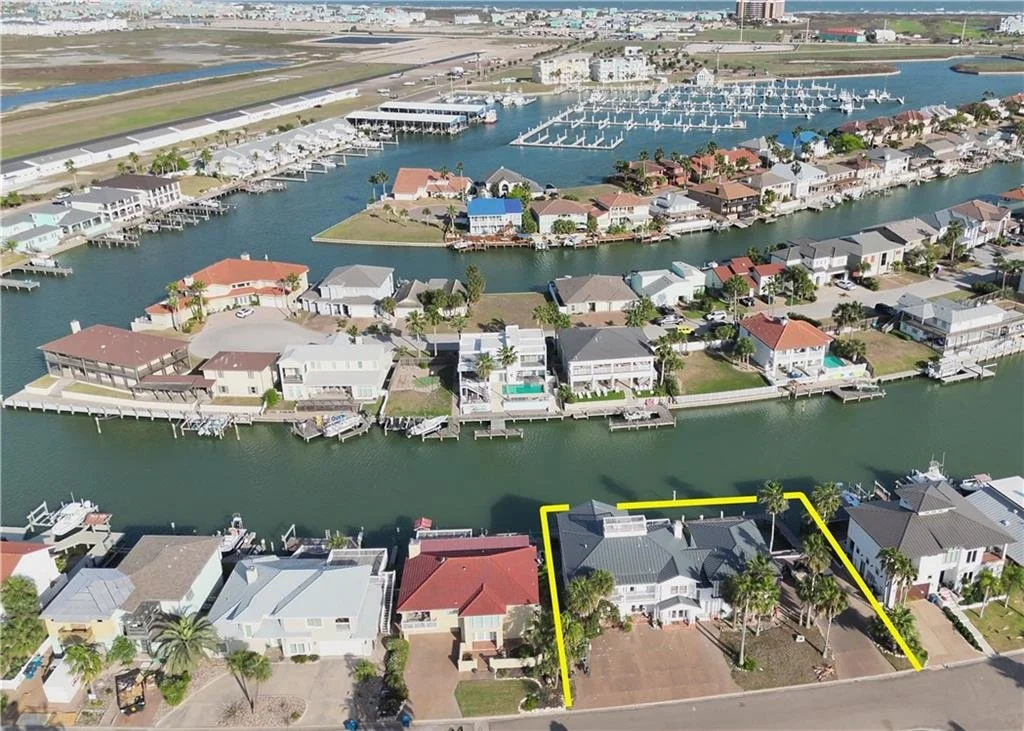 450 Bayside Dr 2.jpeg