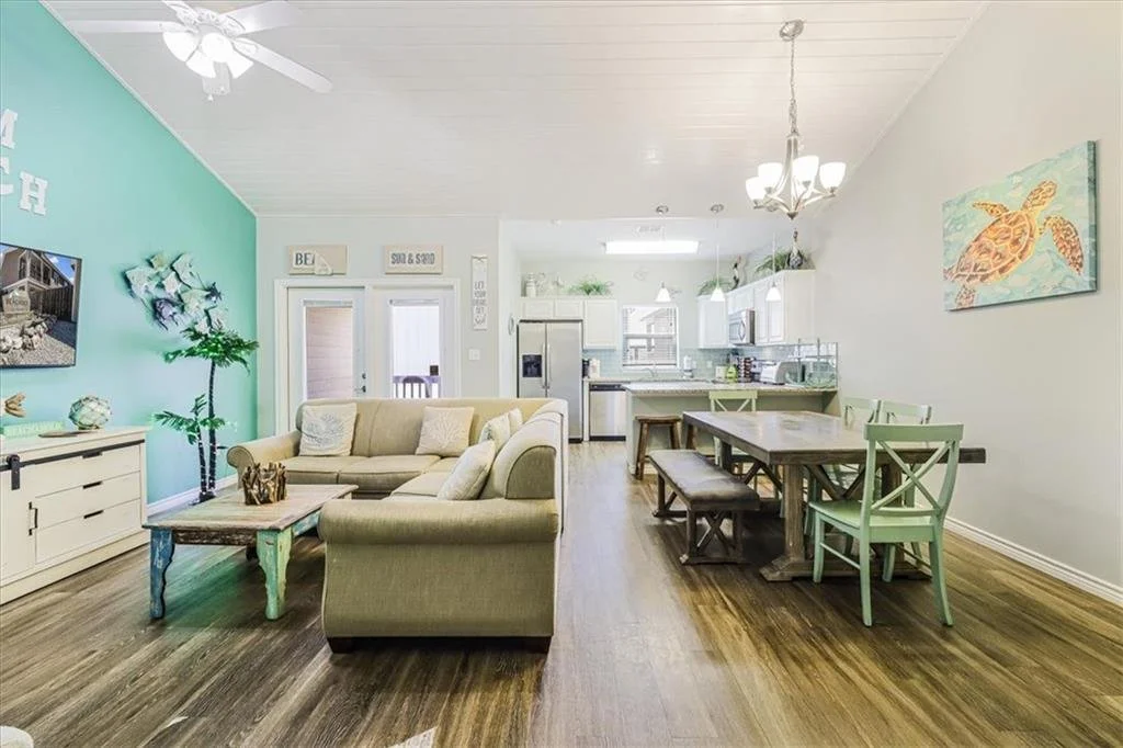 Beachside Townhome 403, 13.jpeg