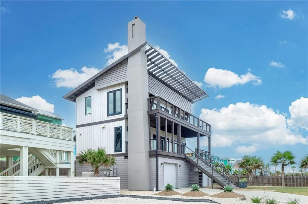 887 Oceanside Dr 3.jpg