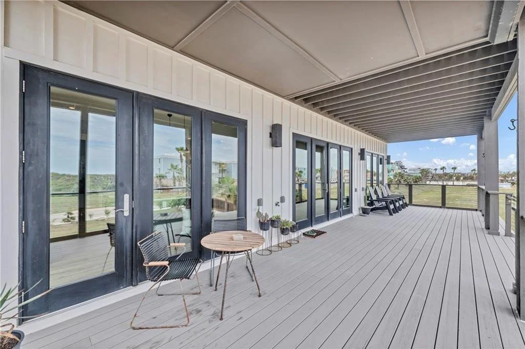 887 Oceanside Dr 6.jpg
