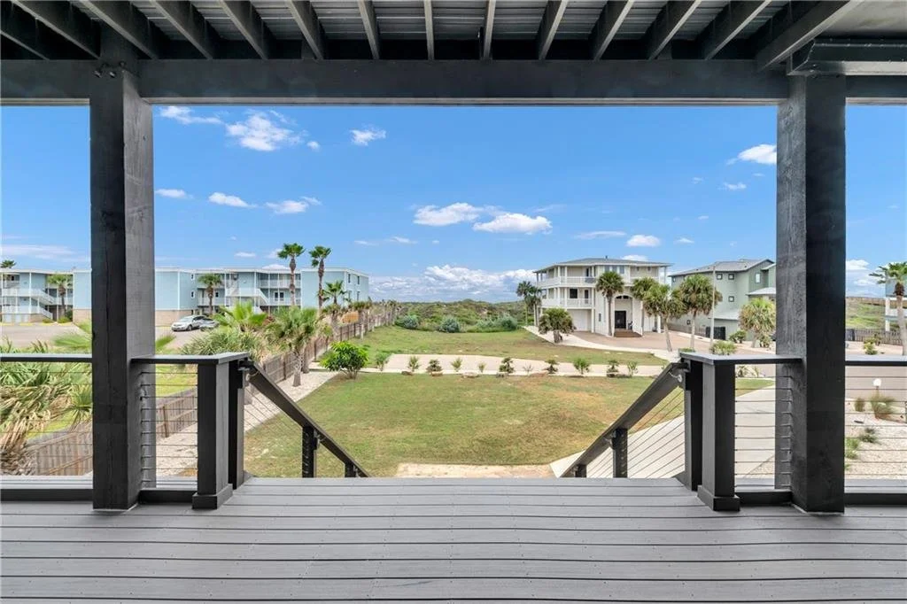 887 Oceanside Dr 7.jpg