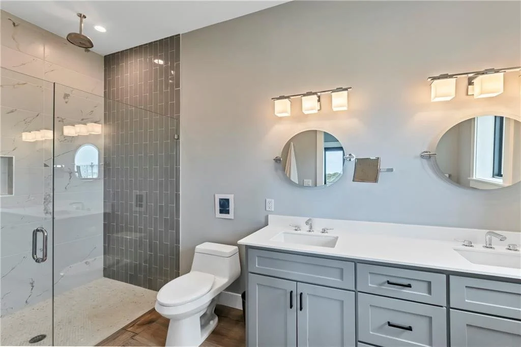 887 Oceanside Dr 21.jpg