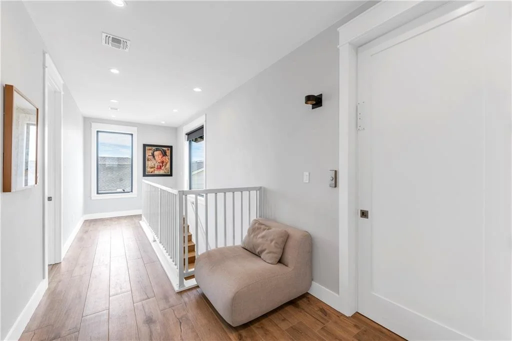 887 Oceanside Dr 24.jpg