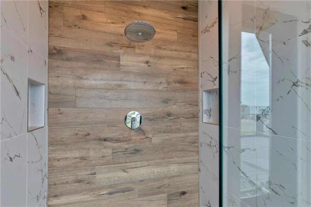 887 Oceanside Dr 28.jpg