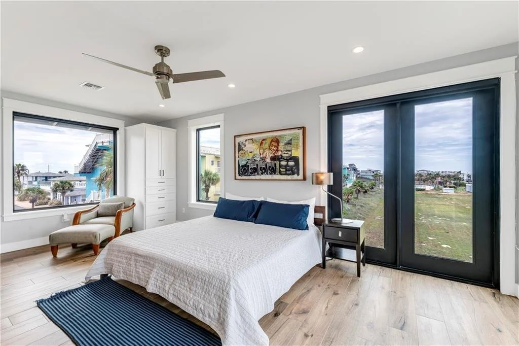 887 Oceanside Dr 30.jpg