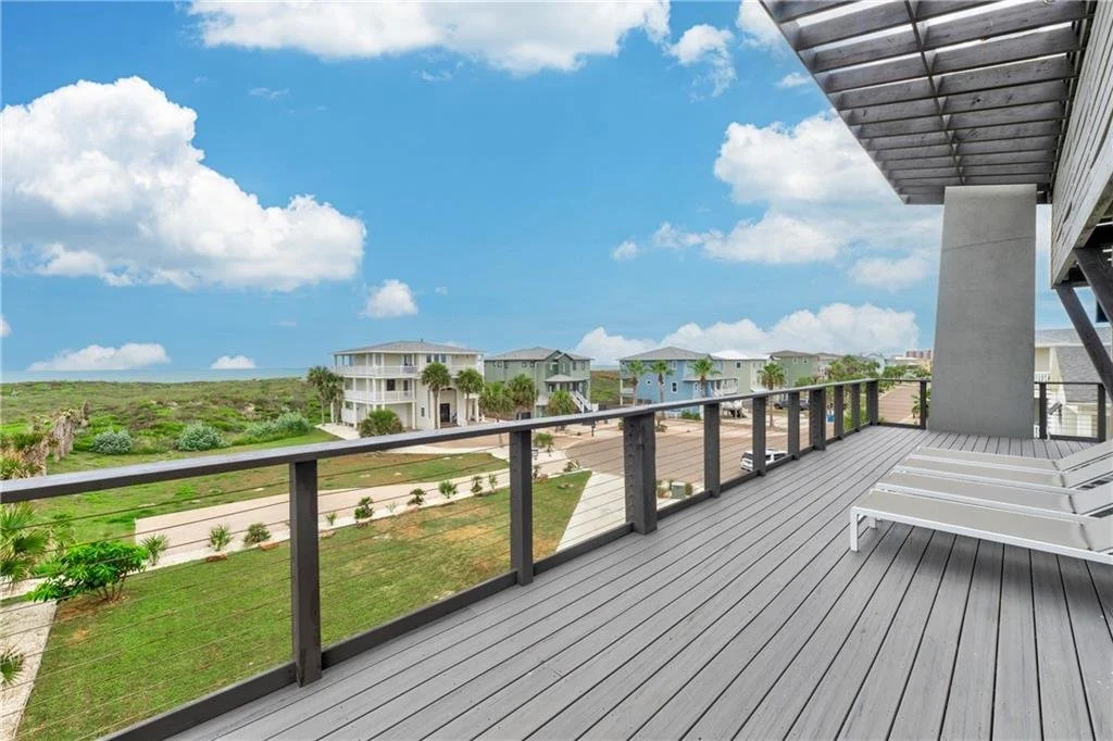 887 Oceanside Dr 32.jpg