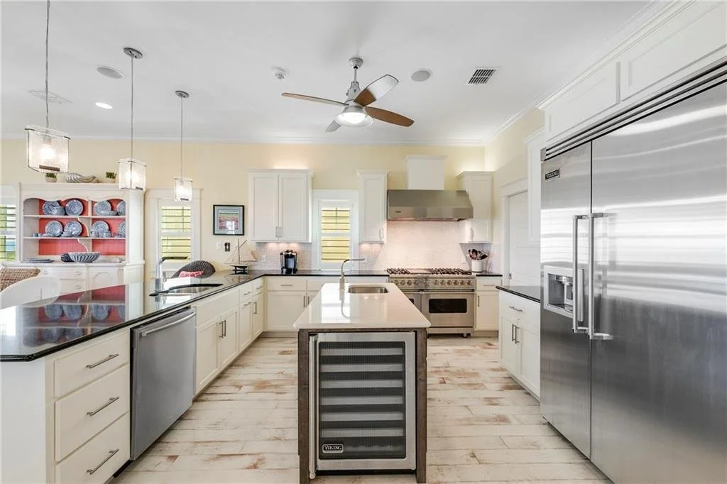 160 Seaside Dr 9.jpg