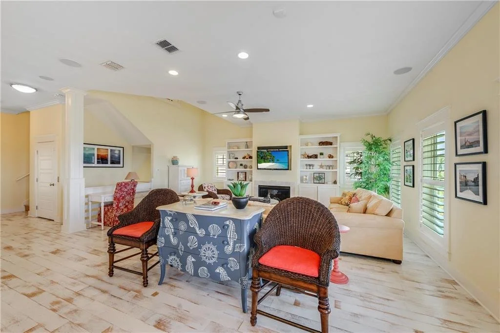 160 Seaside Dr 11.jpg