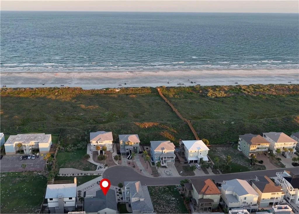 833 Oceanside Dr 3.jpg