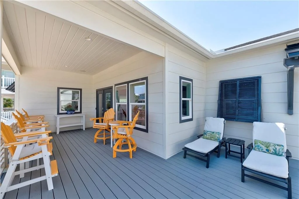 833 Oceanside Dr 6.jpg