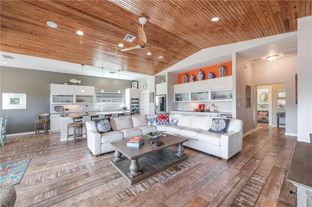 833 Oceanside Dr 7.jpg