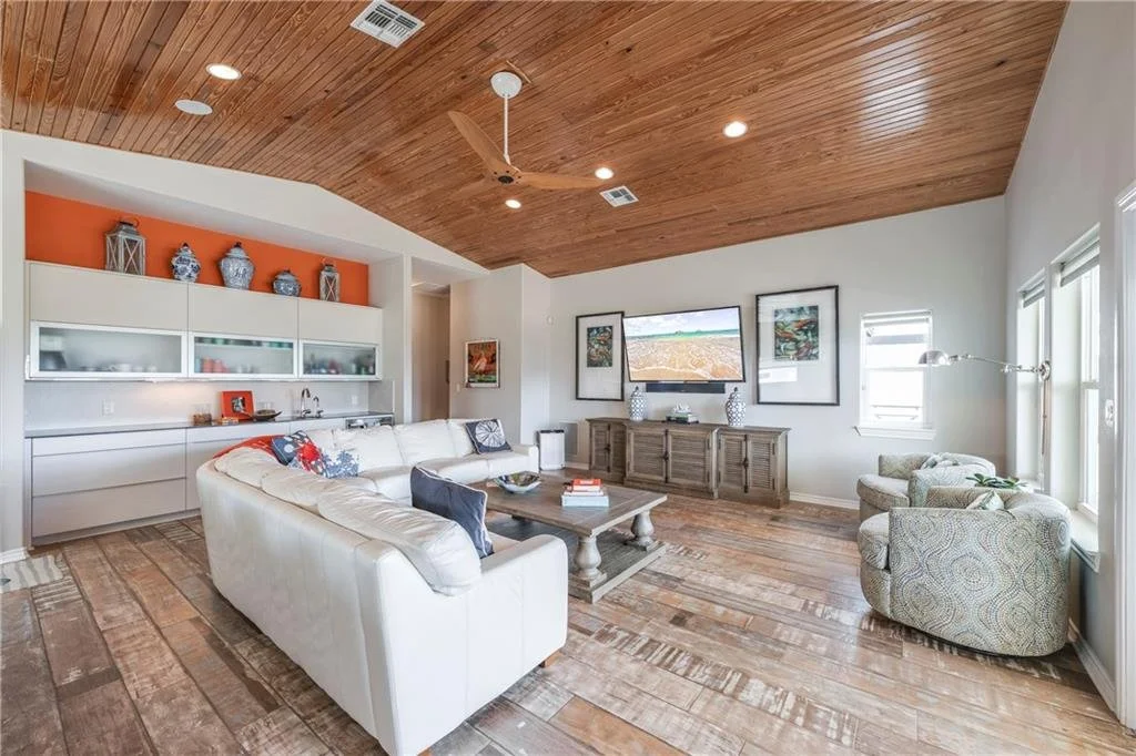 833 Oceanside Dr 10.jpg