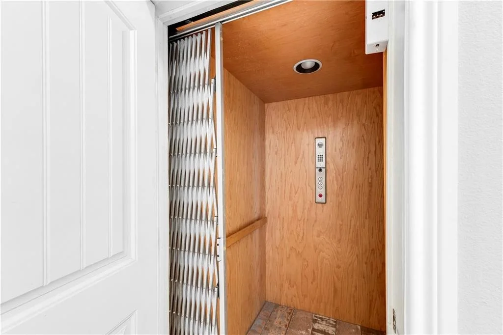 833 Oceanside Dr 18.jpg