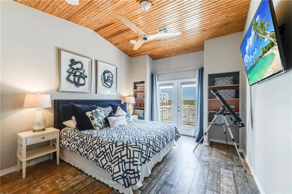 833 Oceanside Dr 19.jpg