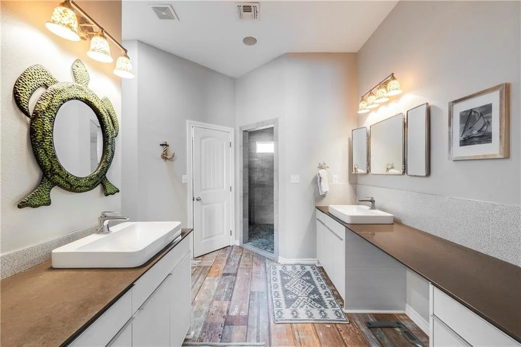 833 Oceanside Dr 20.jpg