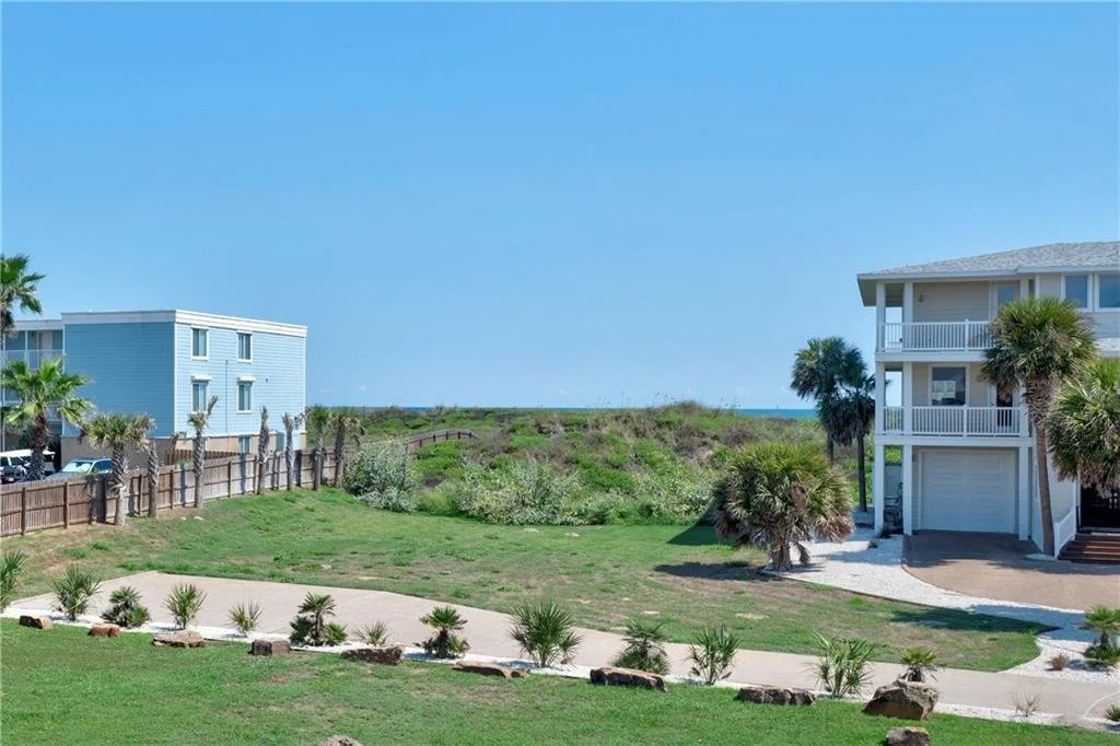 833 Oceanside Dr 29.jpg