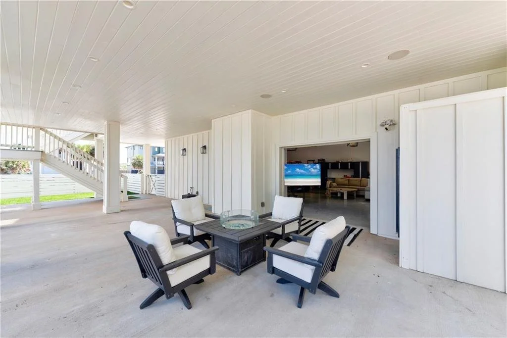 833 Oceanside Dr 31.jpg
