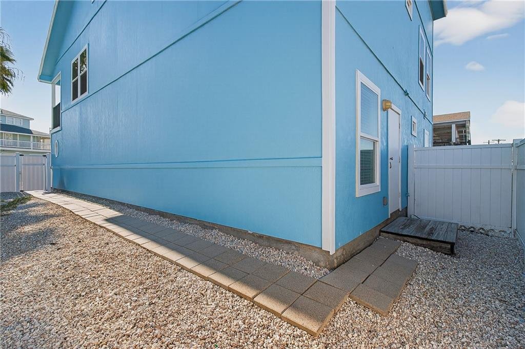 657 Anchor Dr 39.jpg